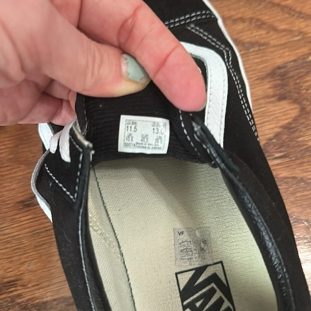 VANS Canvas Old Skool Black & White Shoes - Picture 3 of 5